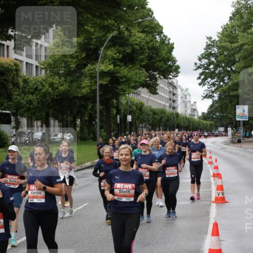 14.06.2026 - REWE Women's Run Jannik Wohlers http://msf.ph/oto/9813348 14.06.2026 10:40:16 Laufen 5274, 5892, 12 meine-sportfotos.de