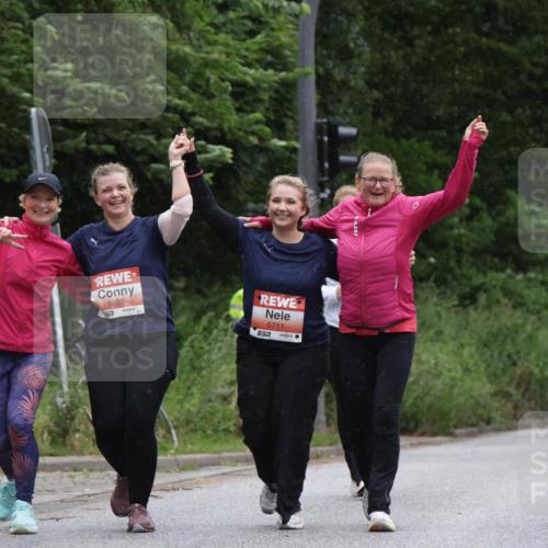 14.06.2026 - REWE Women's Run Jannik Wohlers http://msf.ph/oto/9813457 14.06.2026 11:08:37 Laufen 5655, 67, 5711, 7, 5495 meine-sportfotos.de