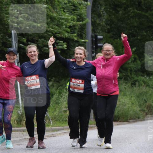 14.06.2026 - REWE Women's Run Jannik Wohlers http://msf.ph/oto/9813459 14.06.2026 11:08:37 Laufen 5655, 5711, 5495 meine-sportfotos.de