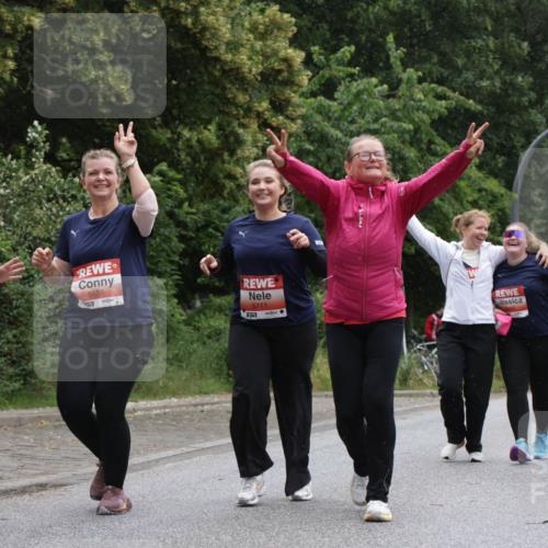 14.06.2026 - REWE Women's Run Jannik Wohlers http://msf.ph/oto/9813475 14.06.2026 11:08:42 Laufen 5655, 5711 meine-sportfotos.de