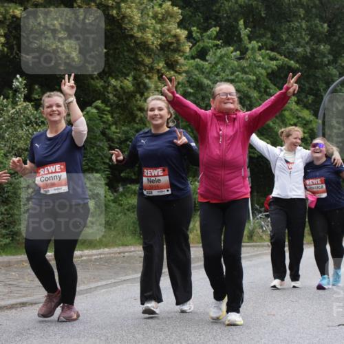 14.06.2026 - REWE Women's Run Jannik Wohlers http://msf.ph/oto/9813476 14.06.2026 11:08:42 Laufen 5655, 57, 5711 meine-sportfotos.de