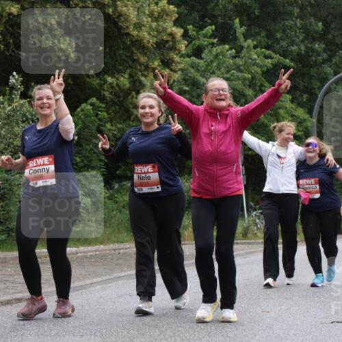 14.06.2026 - REWE Women's Run Jannik Wohlers http://msf.ph/oto/9813477 14.06.2026 11:08:42 Laufen 5655, 57, 5711, 651, 5163 meine-sportfotos.de
