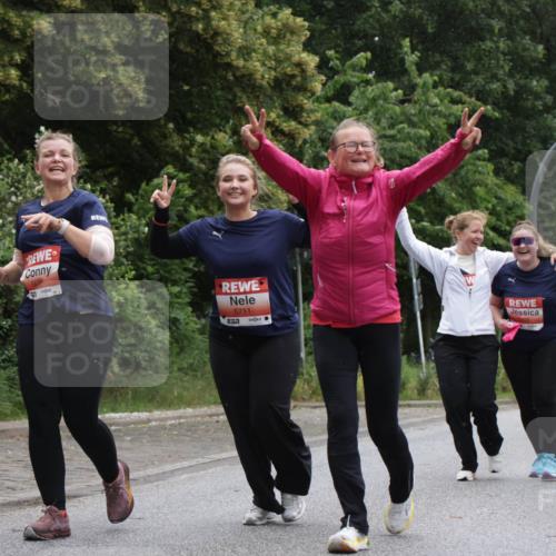 14.06.2026 - REWE Women's Run Jannik Wohlers http://msf.ph/oto/9813481 14.06.2026 11:08:42 Laufen 5655, 5711, 657, 5163 meine-sportfotos.de