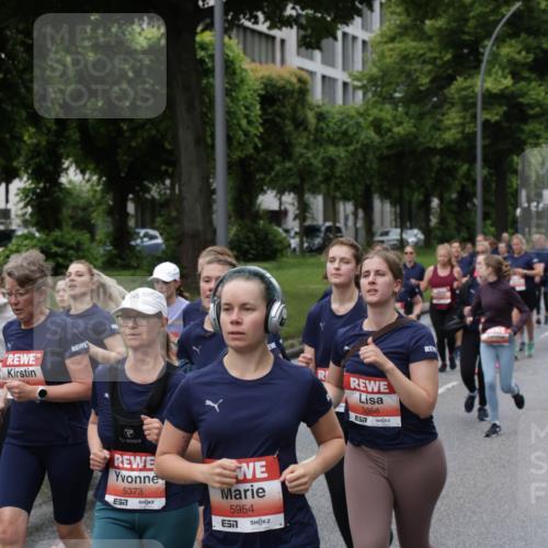14.06.2026 - REWE Women's Run Jannik Wohlers http://msf.ph/oto/9814193 14.06.2026 10:40:01 Laufen 7, 5373, 5954, 5058 meine-sportfotos.de
