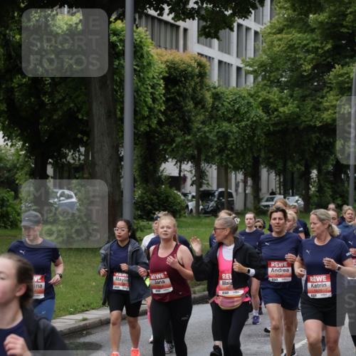14.06.2026 - REWE Women's Run Jannik Wohlers http://msf.ph/oto/9814204 14.06.2026 10:40:05 Laufen 5826, 57 meine-sportfotos.de