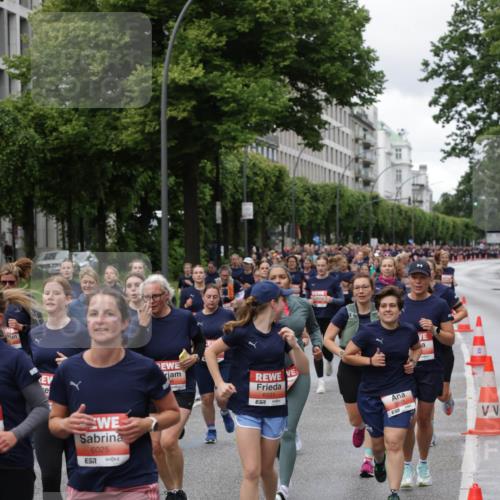 14.06.2026 - REWE Women's Run Jannik Wohlers http://msf.ph/oto/9814211 14.06.2026 10:40:07 Laufen 6025, 657, 7, 6031 meine-sportfotos.de