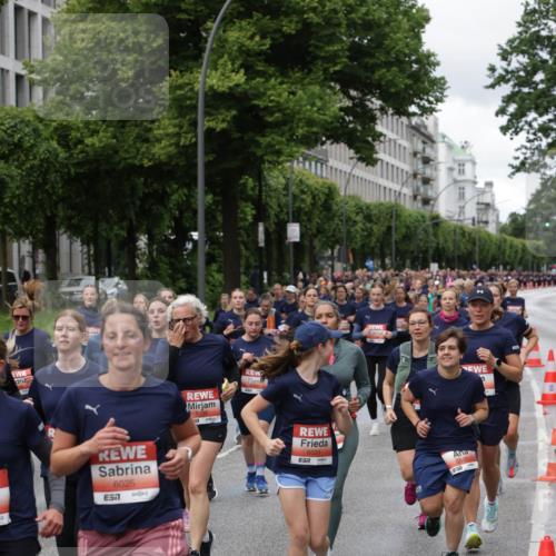 14.06.2026 - REWE Women's Run Jannik Wohlers http://msf.ph/oto/9814213 14.06.2026 10:40:07 Laufen 6025, 7, 6031, 57, 5948 meine-sportfotos.de