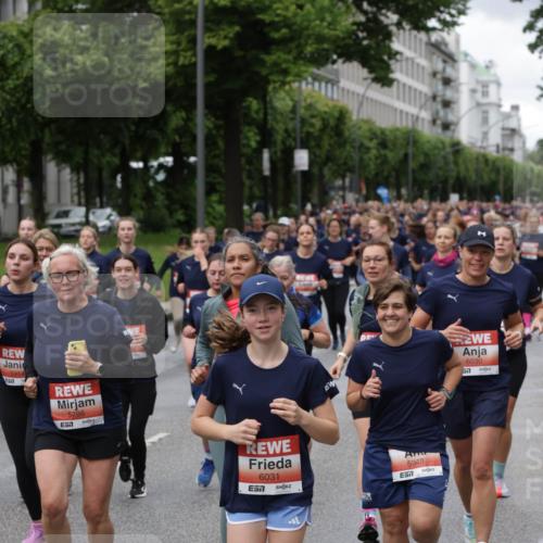 14.06.2026 - REWE Women's Run Jannik Wohlers http://msf.ph/oto/9814218 14.06.2026 10:40:08 Laufen 5914, 5798, 6031, 5948, 6030 meine-sportfotos.de