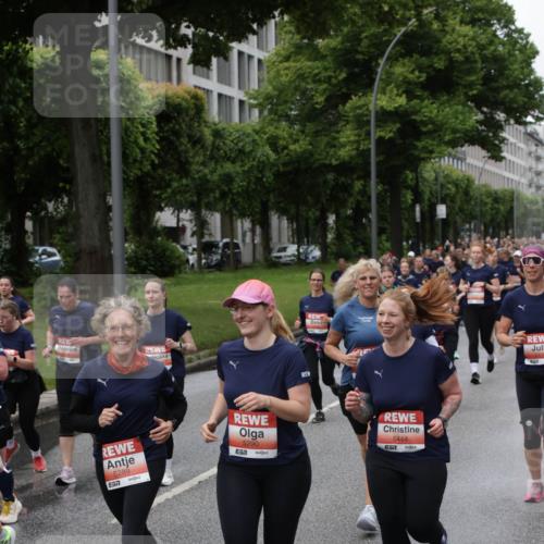 14.06.2026 - REWE Women's Run Jannik Wohlers http://msf.ph/oto/9814253 14.06.2026 10:40:19 Laufen 5289, 7, 5290, 51, 5444, 5418, 57 meine-sportfotos.de