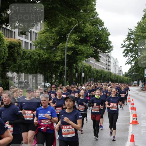 14.06.2026 - REWE Women's Run Jannik Wohlers http://msf.ph/oto/9814617 14.06.2026 10:41:29 Laufen 5230, 7, 5897, 657 meine-sportfotos.de
