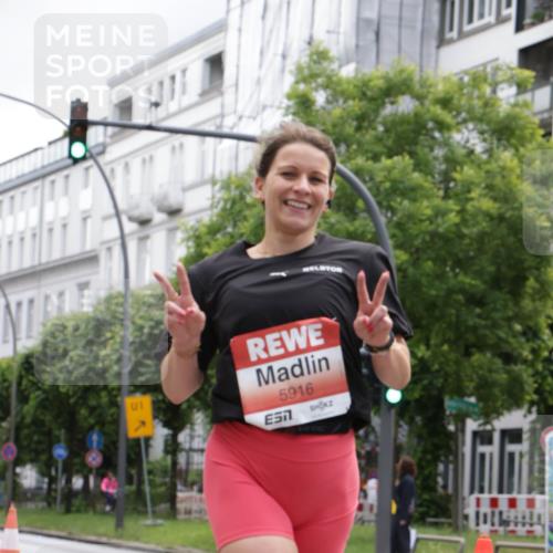 14.06.2026 - REWE Women's Run Jannik Wohlers http://msf.ph/oto/9816254 14.06.2026 10:51:18 Laufen 01, 5916, 040, 66, 93, 02, 22 meine-sportfotos.de