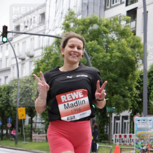14.06.2026 - REWE Women's Run Jannik Wohlers http://msf.ph/oto/9816255 14.06.2026 10:51:18 Laufen 1, 5916, 040, 66, 93, 02, 22 meine-sportfotos.de