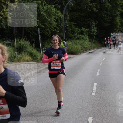 14.06.2026 - REWE Women's Run Jannik Wohlers http://msf.ph/oto/9816755 14.06.2026 10:53:49 Laufen 5898, 51, 5107, 7 meine-sportfotos.de