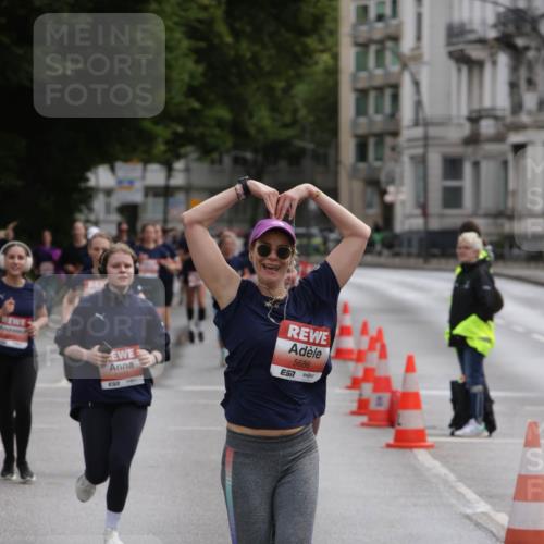 14.06.2026 - REWE Women's Run Jannik Wohlers http://msf.ph/oto/9816799 14.06.2026 10:54:00 Laufen 7, 51, 5686 meine-sportfotos.de