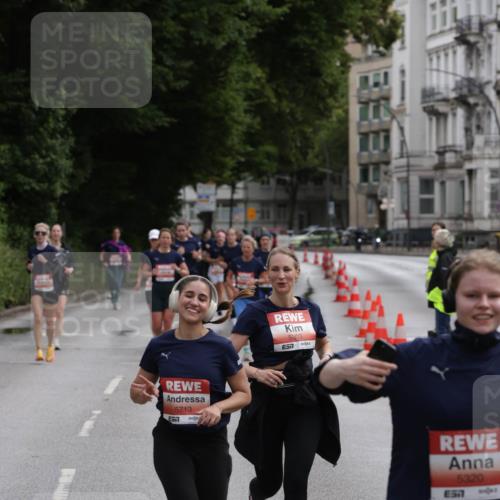 14.06.2026 - REWE Women's Run Jannik Wohlers http://msf.ph/oto/9816826 14.06.2026 10:54:05 Laufen 5713, 7, 5803, 5320, 57 meine-sportfotos.de