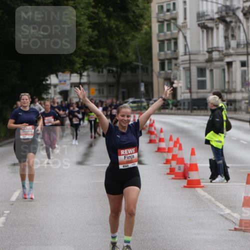 14.06.2026 - REWE Women's Run Jannik Wohlers http://msf.ph/oto/9816984 14.06.2026 10:54:47 Laufen 5635 meine-sportfotos.de