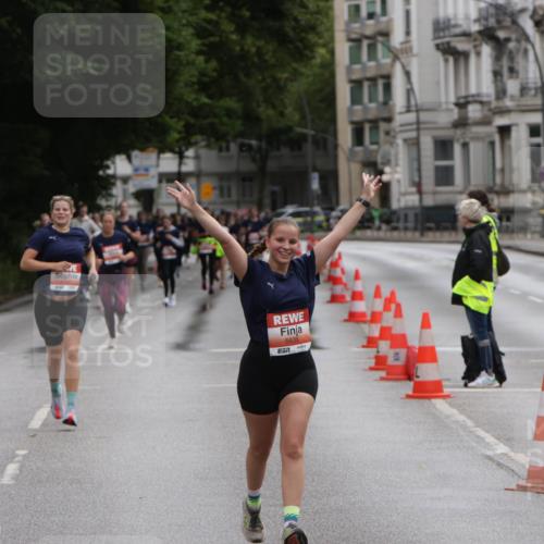 14.06.2026 - REWE Women's Run Jannik Wohlers http://msf.ph/oto/9816985 14.06.2026 10:54:47 Laufen 5635, 51 meine-sportfotos.de