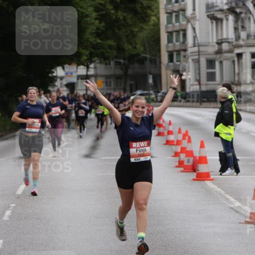 14.06.2026 - REWE Women's Run Jannik Wohlers http://msf.ph/oto/9816986 14.06.2026 10:54:47 Laufen 5635, 7 meine-sportfotos.de