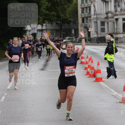14.06.2026 - REWE Women's Run Jannik Wohlers http://msf.ph/oto/9816988 14.06.2026 10:54:47 Laufen 5635 meine-sportfotos.de