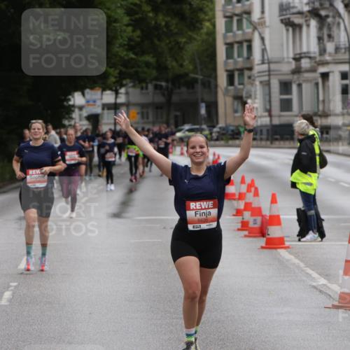 14.06.2026 - REWE Women's Run Jannik Wohlers http://msf.ph/oto/9816991 14.06.2026 10:54:47 Laufen 5635 meine-sportfotos.de