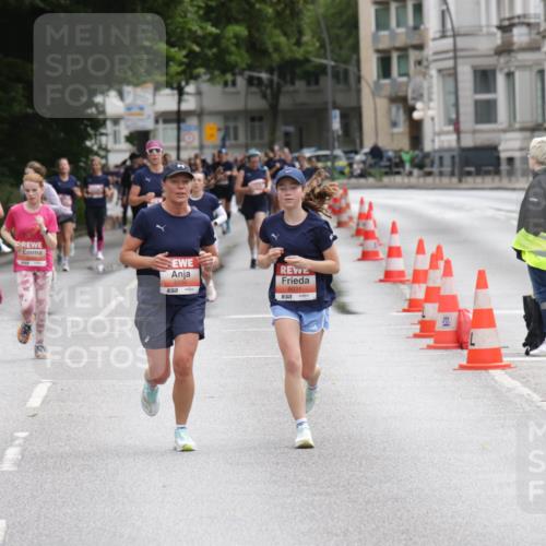 14.06.2026 - REWE Women's Run Jannik Wohlers http://msf.ph/oto/9817100 14.06.2026 10:55:15 Laufen 6030, 6031 meine-sportfotos.de