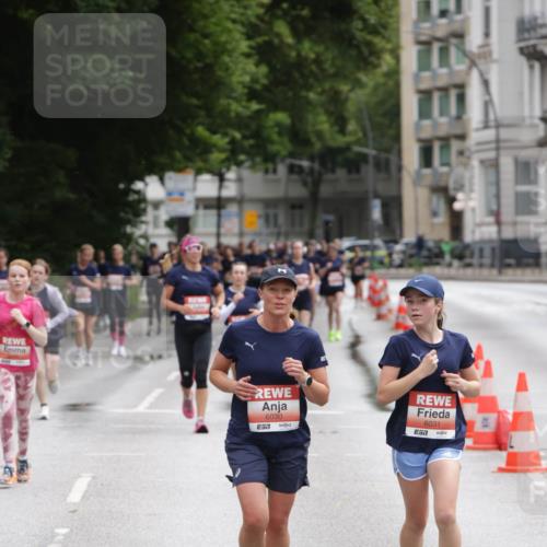 14.06.2026 - REWE Women's Run Jannik Wohlers http://msf.ph/oto/9817101 14.06.2026 10:55:16 Laufen 6030, 57, 6031, 7 meine-sportfotos.de