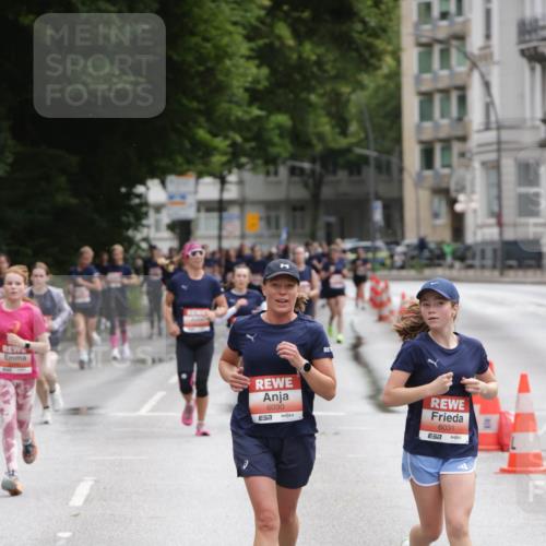 14.06.2026 - REWE Women's Run Jannik Wohlers http://msf.ph/oto/9817103 14.06.2026 10:55:16 Laufen 6030, 6031 meine-sportfotos.de