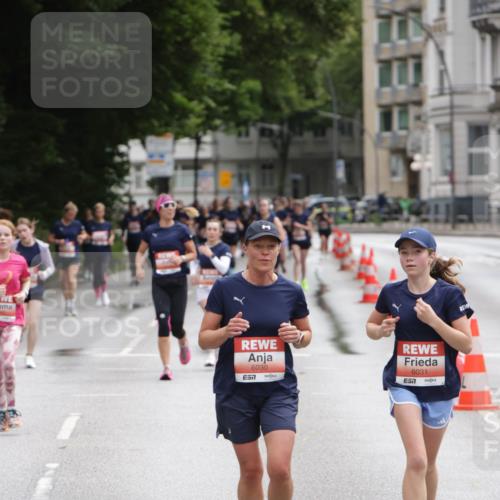 14.06.2026 - REWE Women's Run Jannik Wohlers http://msf.ph/oto/9817108 14.06.2026 10:55:16 Laufen 6030, 57, 6031, 57 meine-sportfotos.de