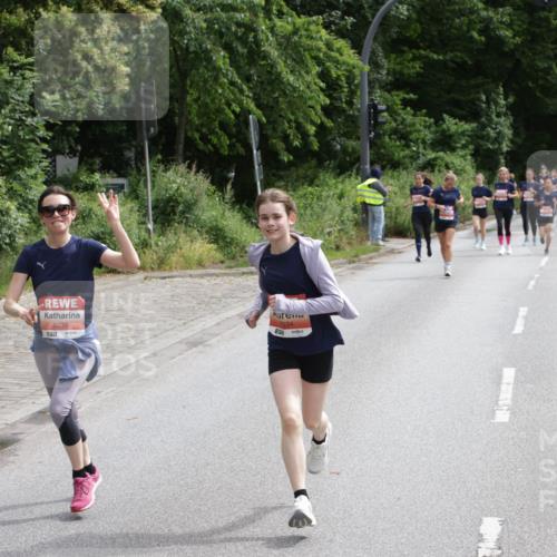 14.06.2026 - REWE Women's Run Jannik Wohlers http://msf.ph/oto/9817143 14.06.2026 10:55:28 Laufen 6035, 77, 6034 meine-sportfotos.de