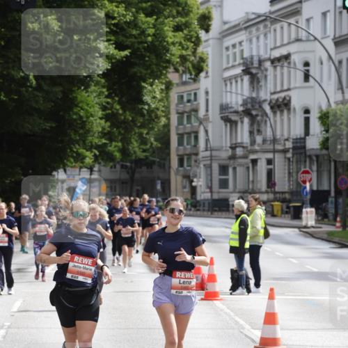 14.06.2026 - REWE Women's Run Jannik Wohlers http://msf.ph/oto/9817196 14.06.2026 10:55:39 Laufen 5322, 57, 5403, 57 meine-sportfotos.de