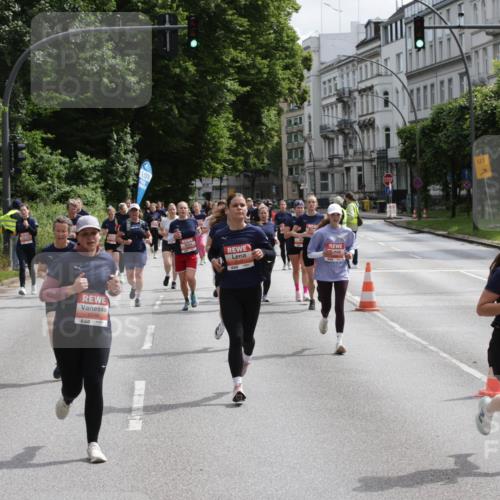 14.06.2026 - REWE Women's Run Jannik Wohlers http://msf.ph/oto/9817238 14.06.2026 10:55:51 Laufen 5692, 5716, 1 meine-sportfotos.de
