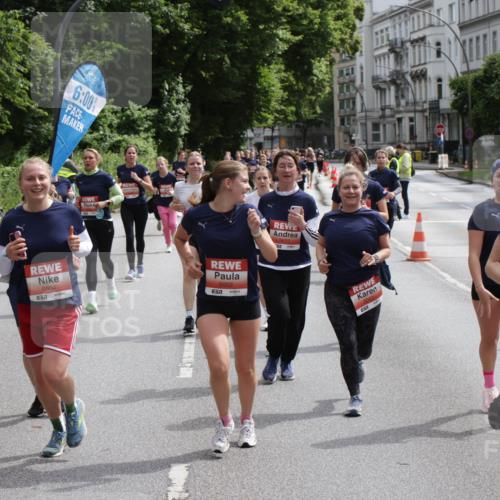 14.06.2026 - REWE Women's Run Jannik Wohlers http://msf.ph/oto/9817261 14.06.2026 10:55:56 Laufen 6, 00, 5004, 657, 5002, 57, 1, 5928 meine-sportfotos.de