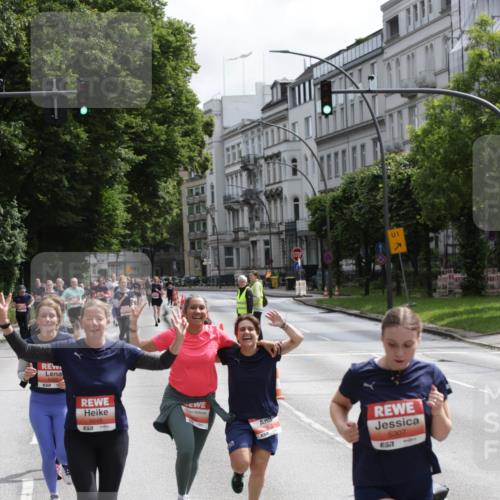 14.06.2026 - REWE Women's Run Jannik Wohlers http://msf.ph/oto/9817413 14.06.2026 10:56:25 Laufen 5648, 1, 5307 meine-sportfotos.de