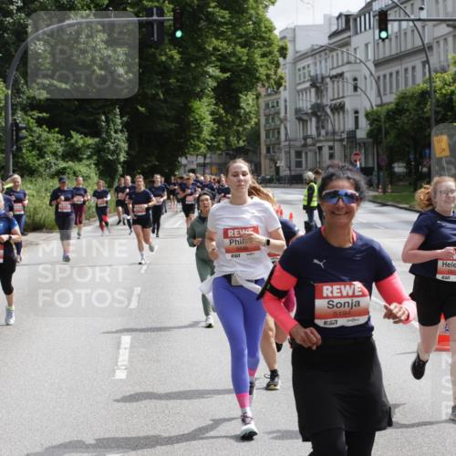 14.06.2026 - REWE Women's Run Jannik Wohlers http://msf.ph/oto/9817490 14.06.2026 10:56:42 Laufen 5690, 57, 1, 5194, 5907, 14 meine-sportfotos.de