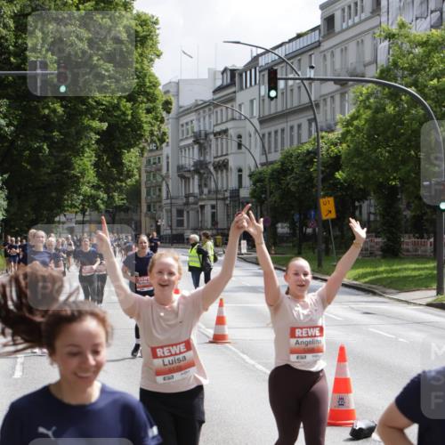 14.06.2026 - REWE Women's Run Jannik Wohlers http://msf.ph/oto/9817602 14.06.2026 10:57:10 Laufen 5309, 57, 5170, 7, 5398, 1 meine-sportfotos.de