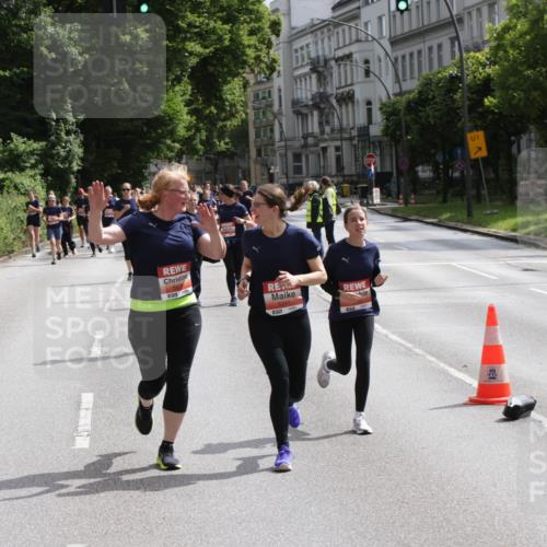 14.06.2026 - REWE Women's Run Jannik Wohlers http://msf.ph/oto/9817639 14.06.2026 10:57:16 Laufen 5935, 657, 01 meine-sportfotos.de