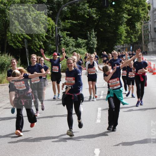 14.06.2026 - REWE Women's Run Jannik Wohlers http://msf.ph/oto/9817698 14.06.2026 10:57:29 Laufen 5449, 57, 5310 meine-sportfotos.de