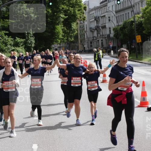14.06.2026 - REWE Women's Run Jannik Wohlers http://msf.ph/oto/9817705 14.06.2026 10:57:31 Laufen 5885, 7, 5077, 7, 5610, 5607, 7, 01, 5133, 5802, 657 meine-sportfotos.de