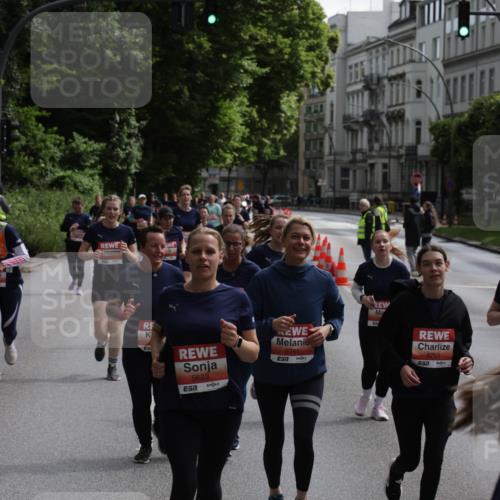 14.06.2026 - REWE Women's Run Jannik Wohlers http://msf.ph/oto/9817801 14.06.2026 10:57:52 Laufen 5623, 7, 5751, 57, 5750 meine-sportfotos.de