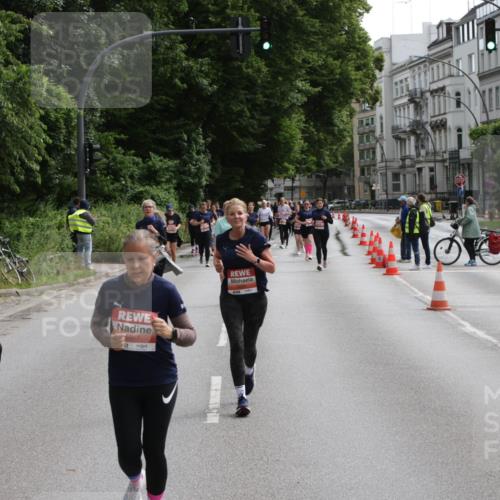 14.06.2026 - REWE Women's Run Jannik Wohlers http://msf.ph/oto/9817837 14.06.2026 10:58:04 Laufen 5823, 657, 5867, 1 meine-sportfotos.de