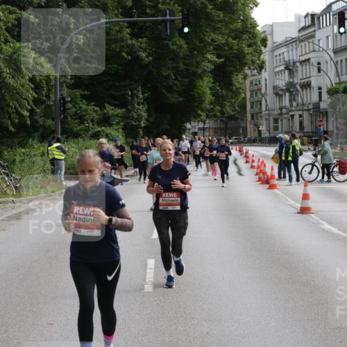14.06.2026 - REWE Women's Run Jannik Wohlers http://msf.ph/oto/9817839 14.06.2026 10:58:04 Laufen 5823, 57, 5867, 01, 7 meine-sportfotos.de