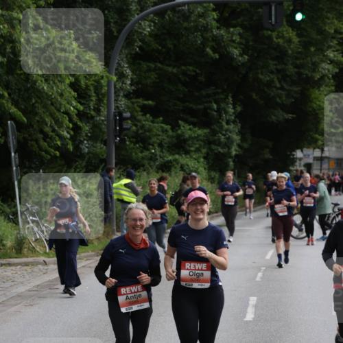 14.06.2026 - REWE Women's Run Jannik Wohlers http://msf.ph/oto/9817945 14.06.2026 10:58:28 Laufen 5289, 57, 5290 meine-sportfotos.de