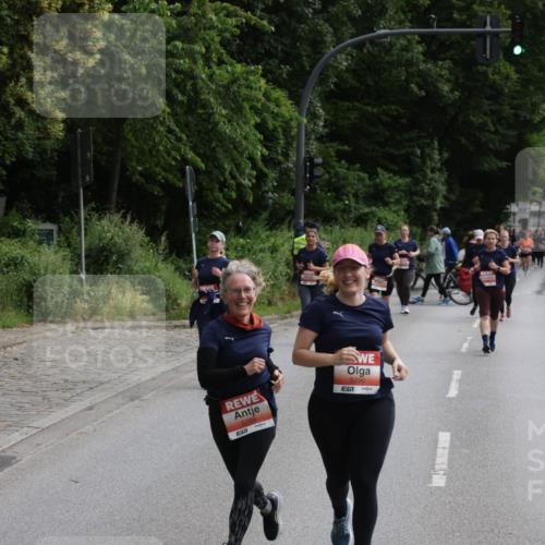 14.06.2026 - REWE Women's Run Jannik Wohlers http://msf.ph/oto/9817959 14.06.2026 10:58:29 Laufen 5289, 57, 5290, 57 meine-sportfotos.de