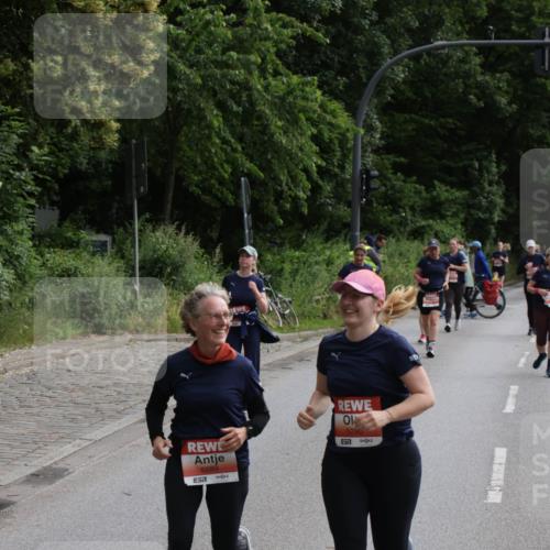 14.06.2026 - REWE Women's Run Jannik Wohlers http://msf.ph/oto/9817968 14.06.2026 10:58:30 Laufen 5289, 57, 5290, 51 meine-sportfotos.de