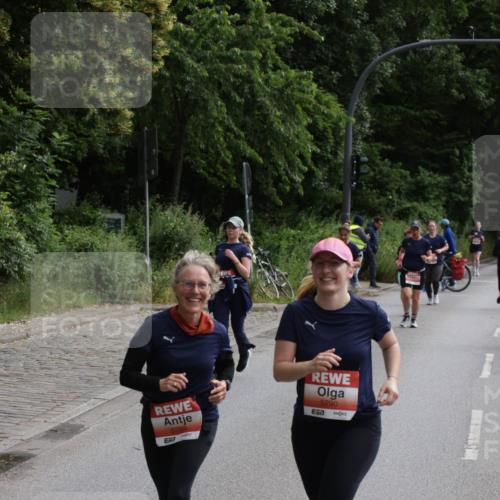 14.06.2026 - REWE Women's Run Jannik Wohlers http://msf.ph/oto/9817972 14.06.2026 10:58:30 Laufen 5289, 57, 5290, 57 meine-sportfotos.de