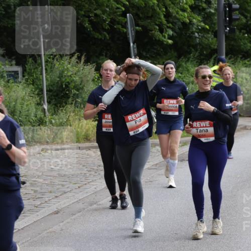 14.06.2026 - REWE Women's Run Jannik Wohlers http://msf.ph/oto/9818061 14.06.2026 10:58:54 Laufen 549, 5, 7, 57, 5045, 5044 meine-sportfotos.de