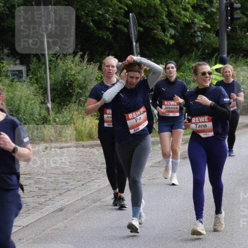 14.06.2026 - REWE Women's Run Jannik Wohlers http://msf.ph/oto/9818062 14.06.2026 10:58:54 Laufen 5249, 57, 5045, 57, 6044 meine-sportfotos.de