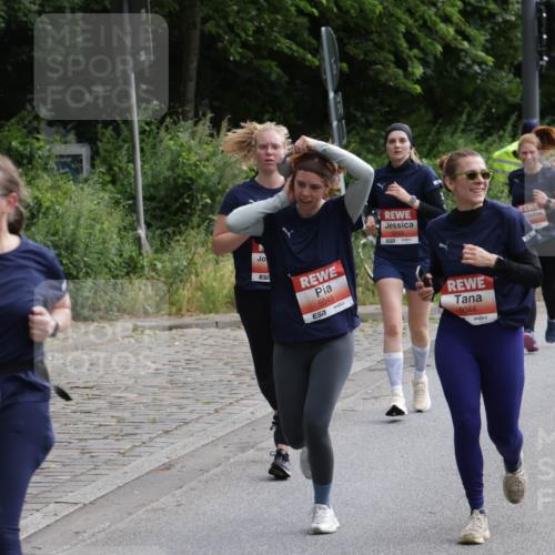 14.06.2026 - REWE Women's Run Jannik Wohlers http://msf.ph/oto/9818065 14.06.2026 10:58:54 Laufen 5249, 5045, 51, 5183, 5044 meine-sportfotos.de