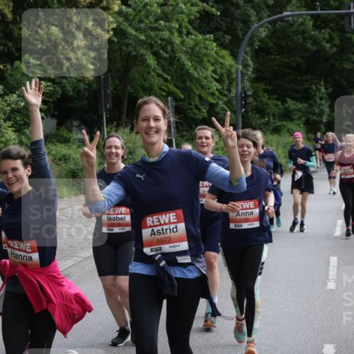14.06.2026 - REWE Women's Run Jannik Wohlers http://msf.ph/oto/9818125 14.06.2026 10:59:09 Laufen 5392, 5819, 57, 5573, 5185, 7 meine-sportfotos.de