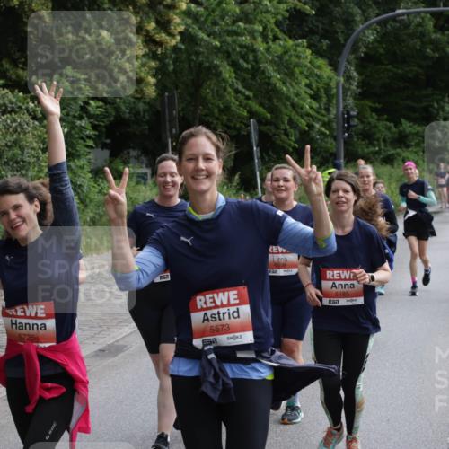 14.06.2026 - REWE Women's Run Jannik Wohlers http://msf.ph/oto/9818129 14.06.2026 10:59:09 Laufen 5392, 5725, 57, 5573, 6058, 5185, 517 meine-sportfotos.de